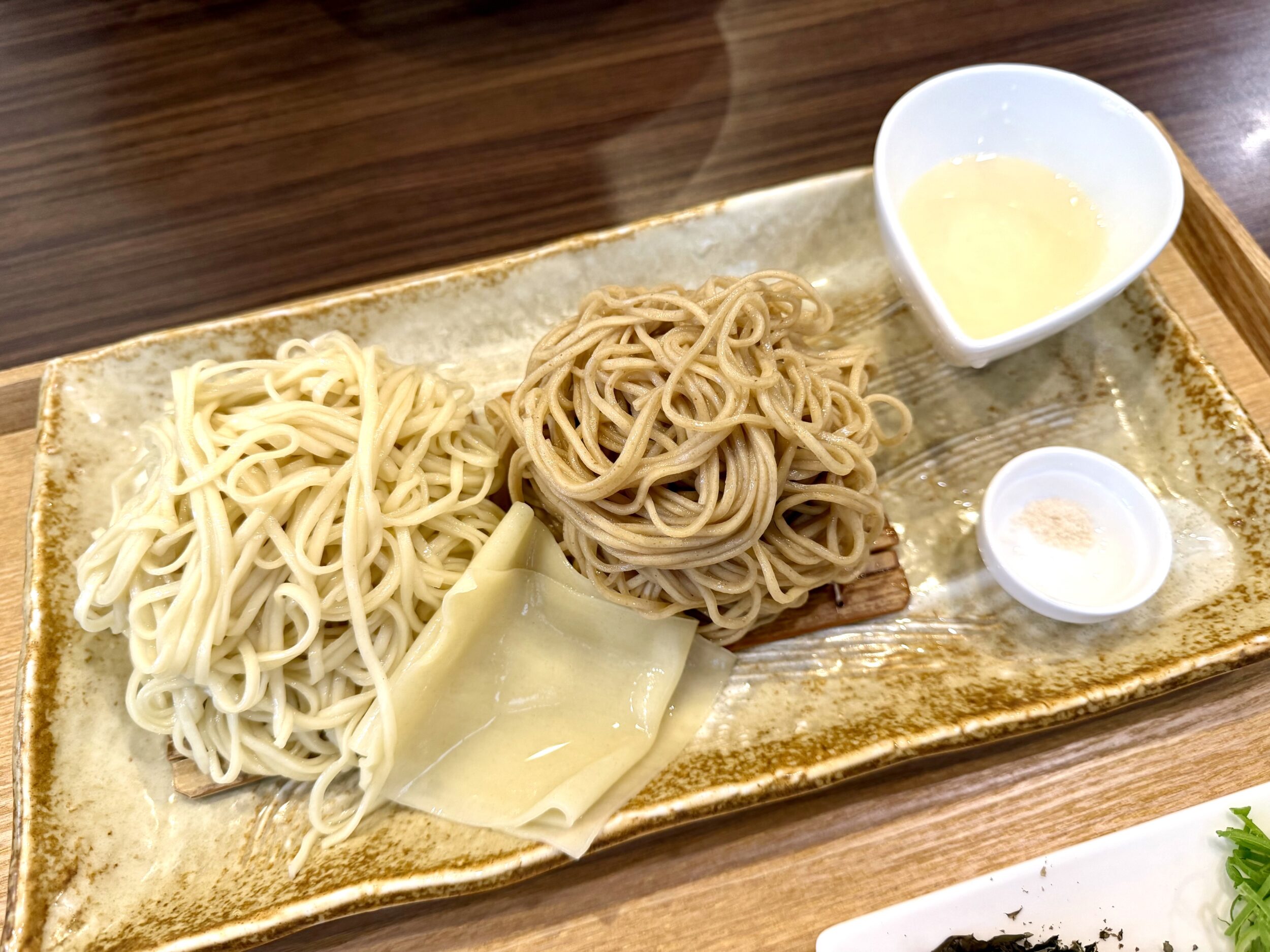 麺の皿