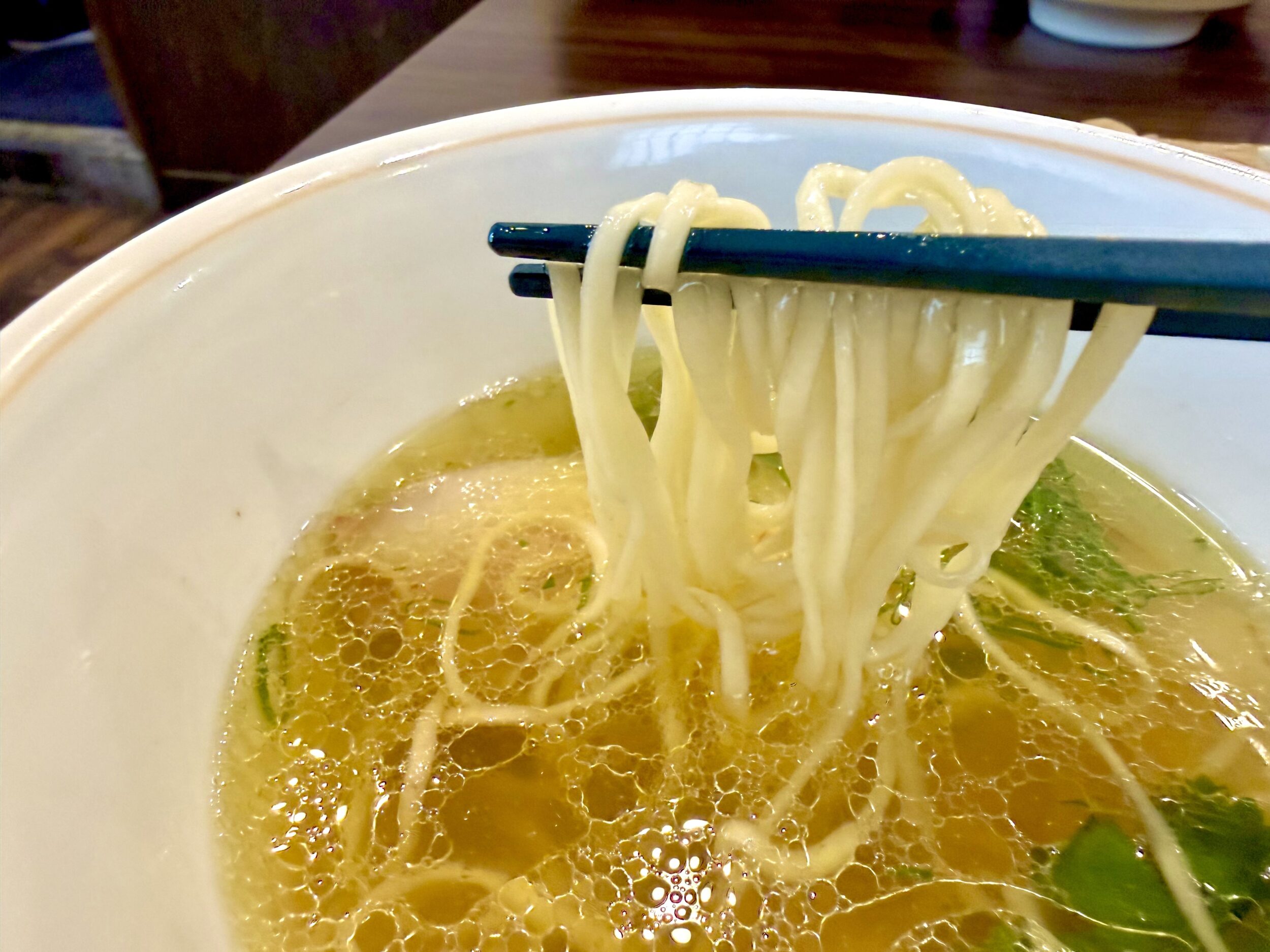 白の細麺