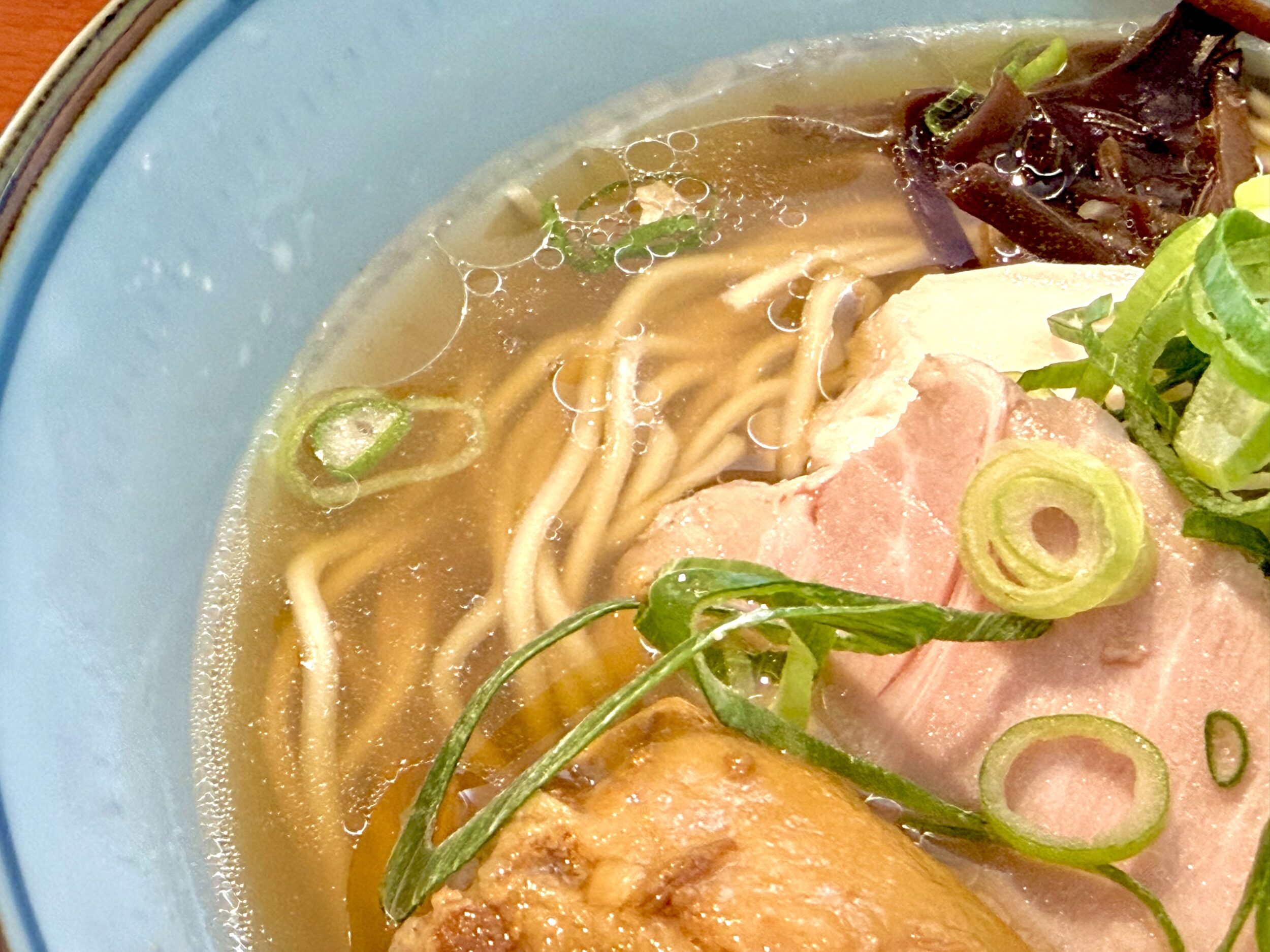 煮物のような風味のあるラーメン