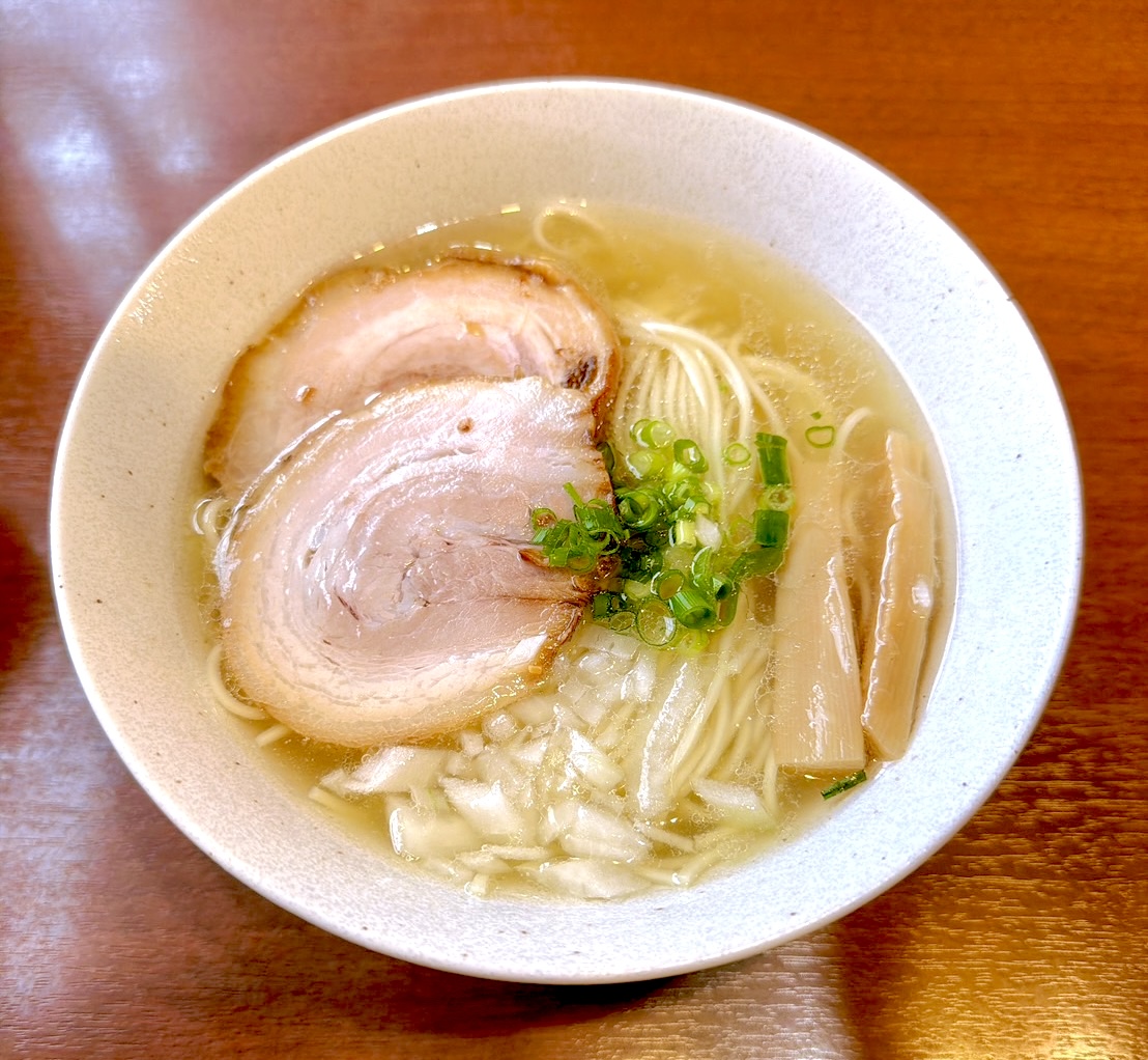 白醤油ラーメン