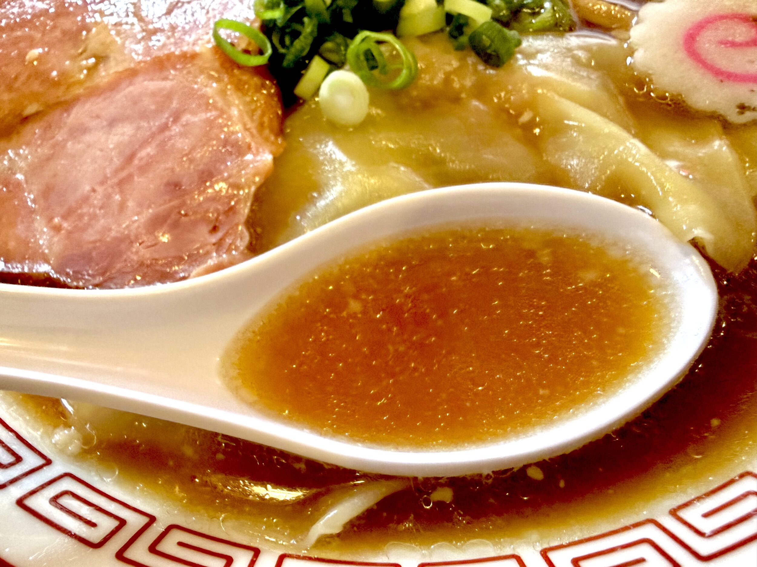 鶏豚の醤油スープ