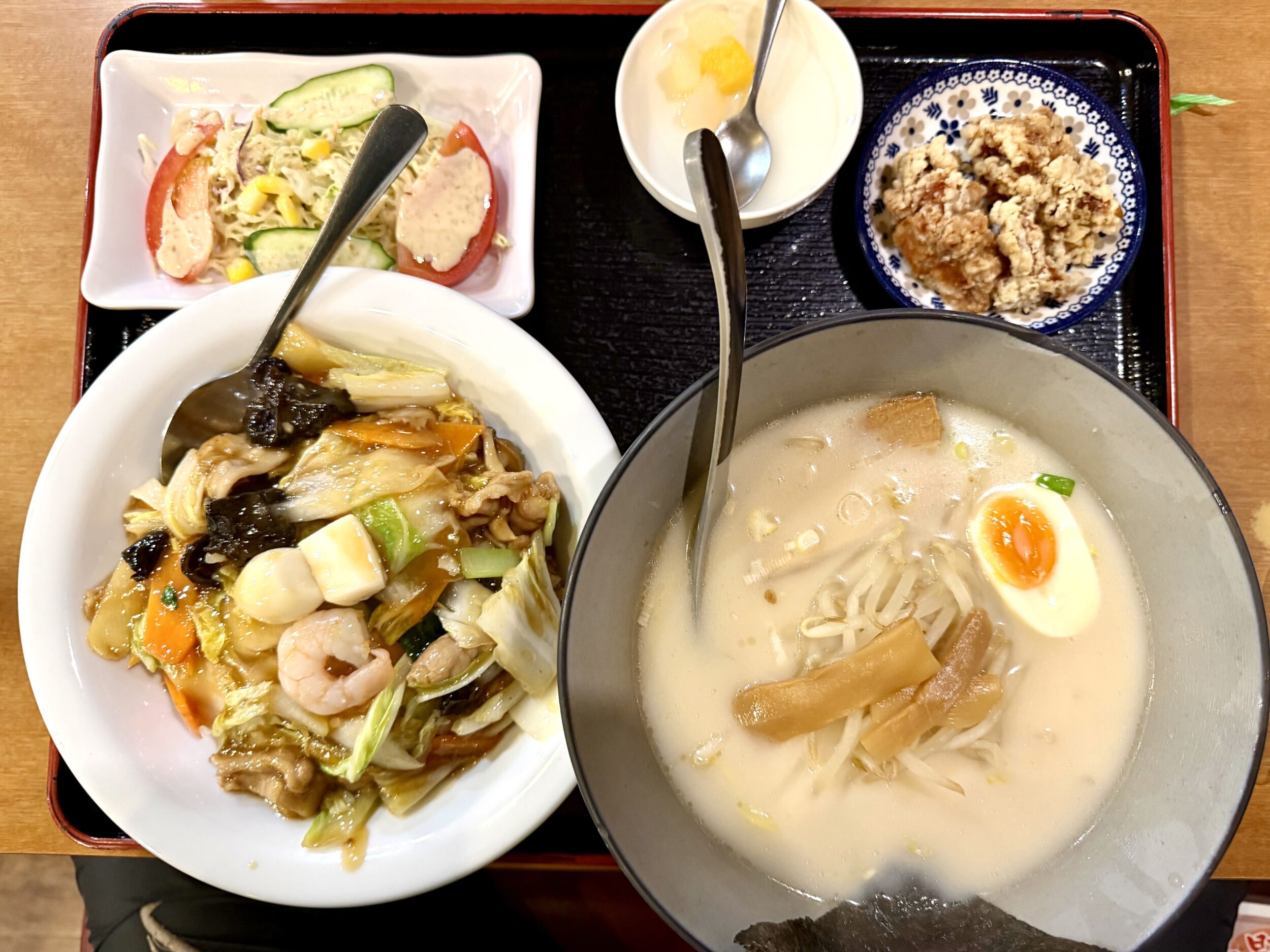 豚骨ラーメンと中華飯