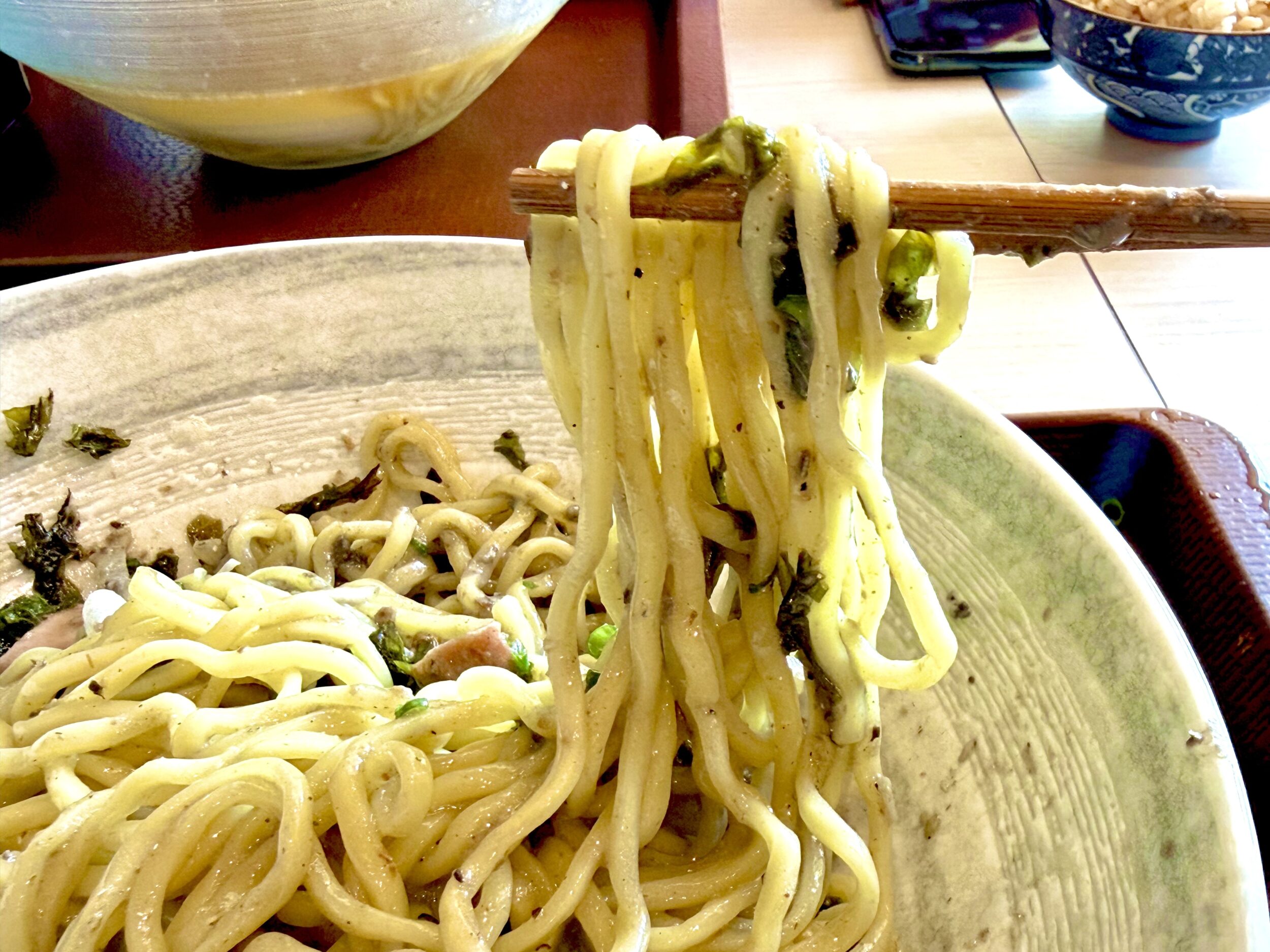 中太の麺