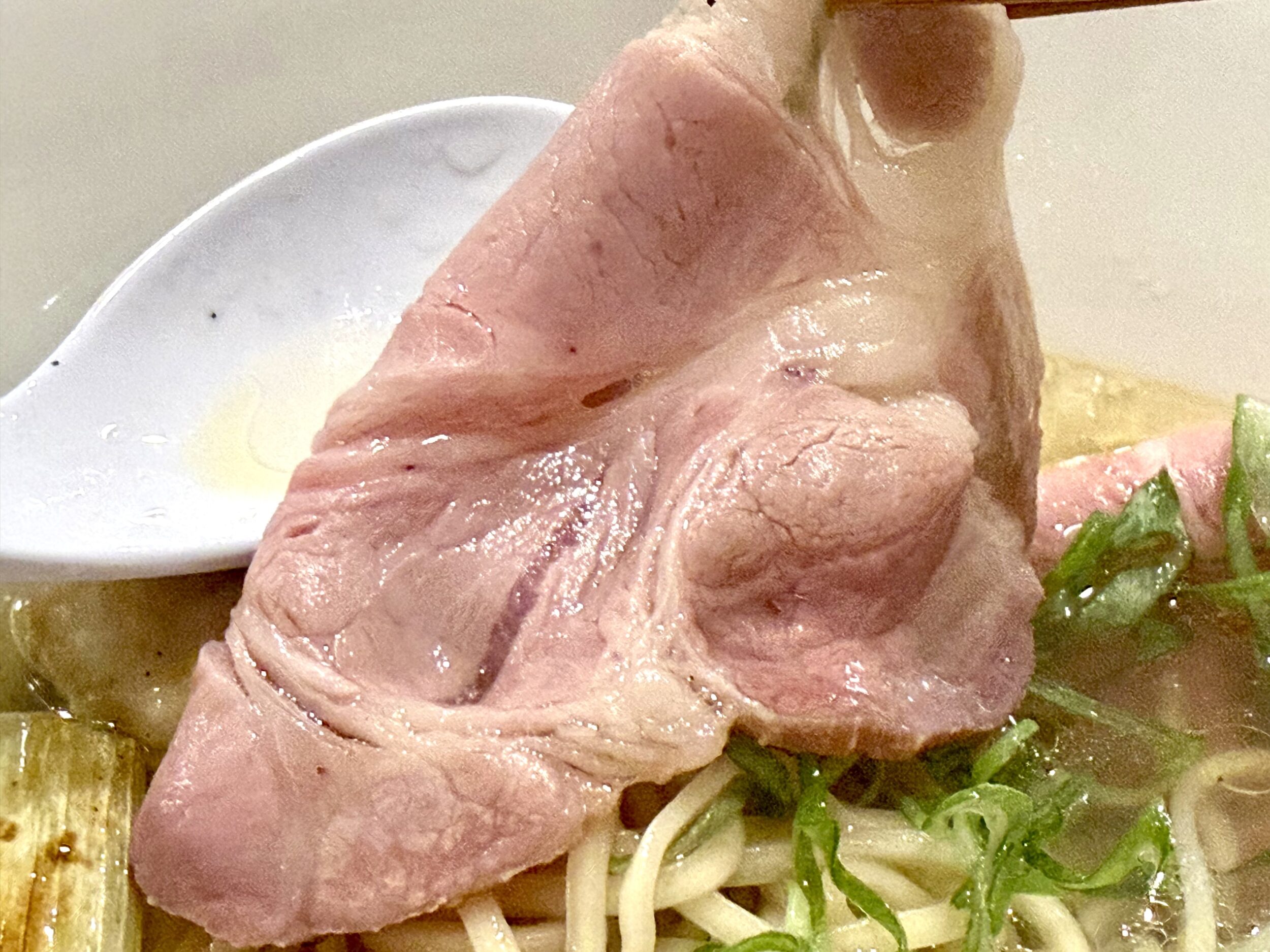 薄切りチャーシュー