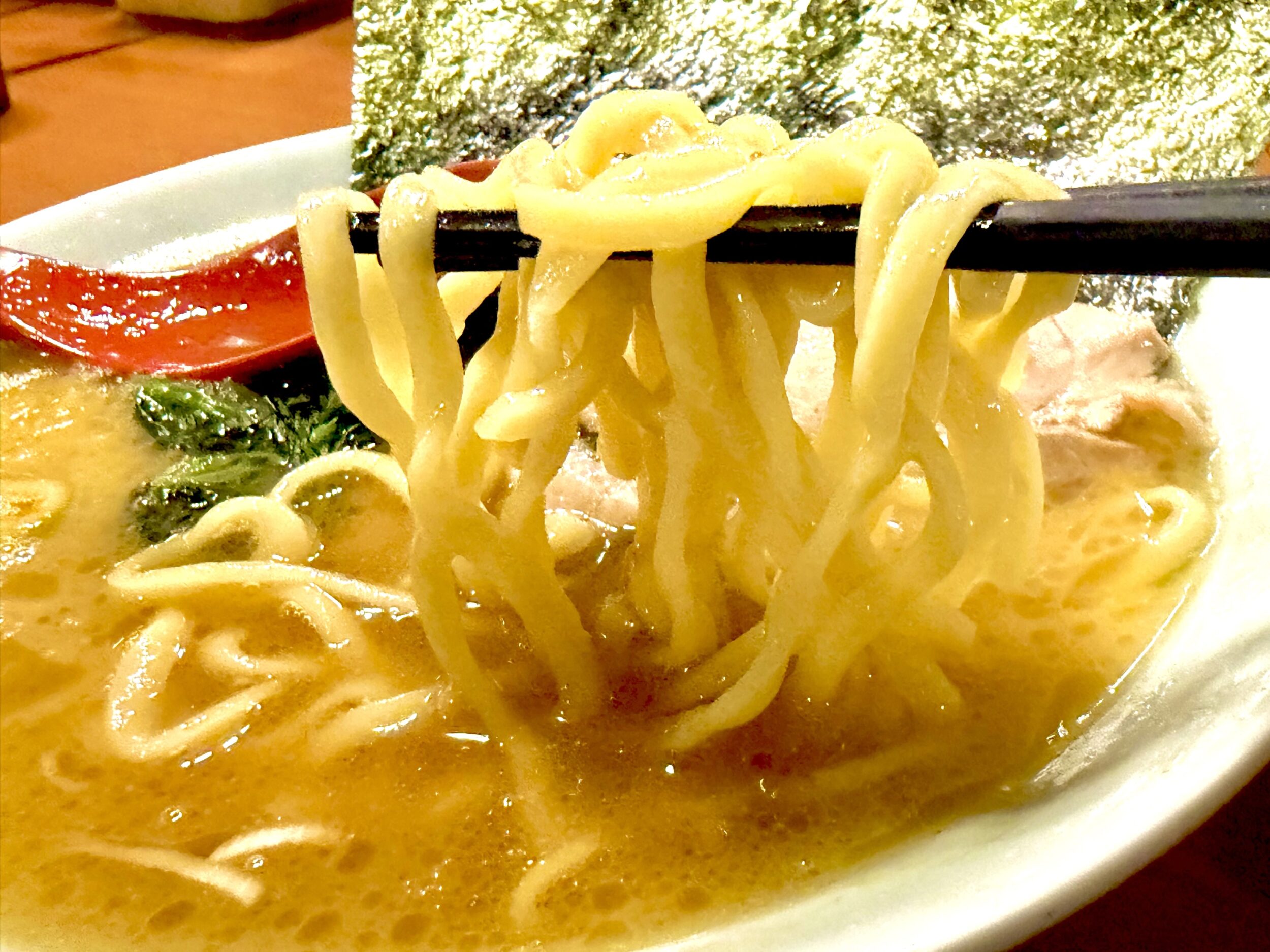 酒井製麺の中太麺