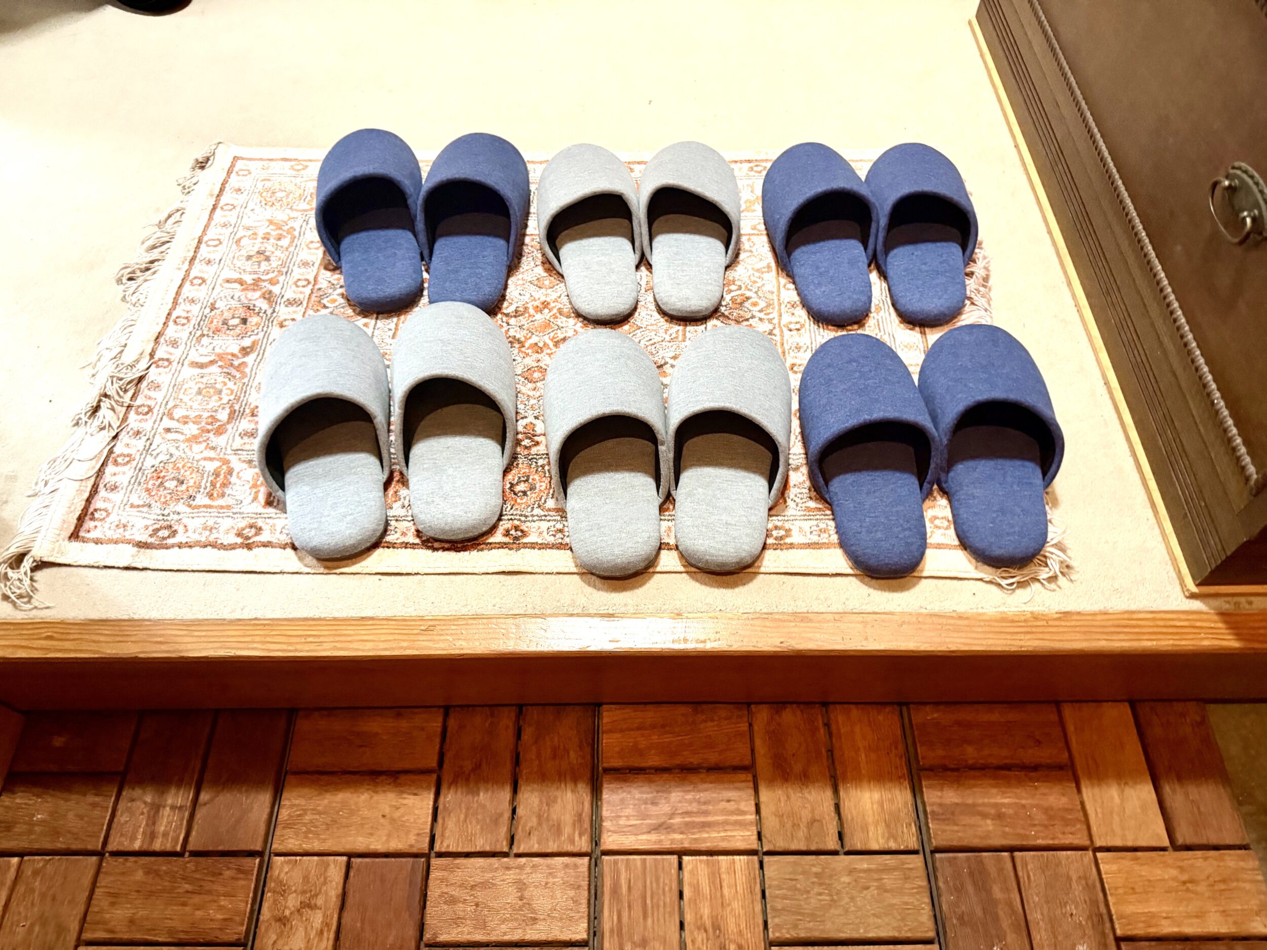 入り口のスリッパ履き替え場所