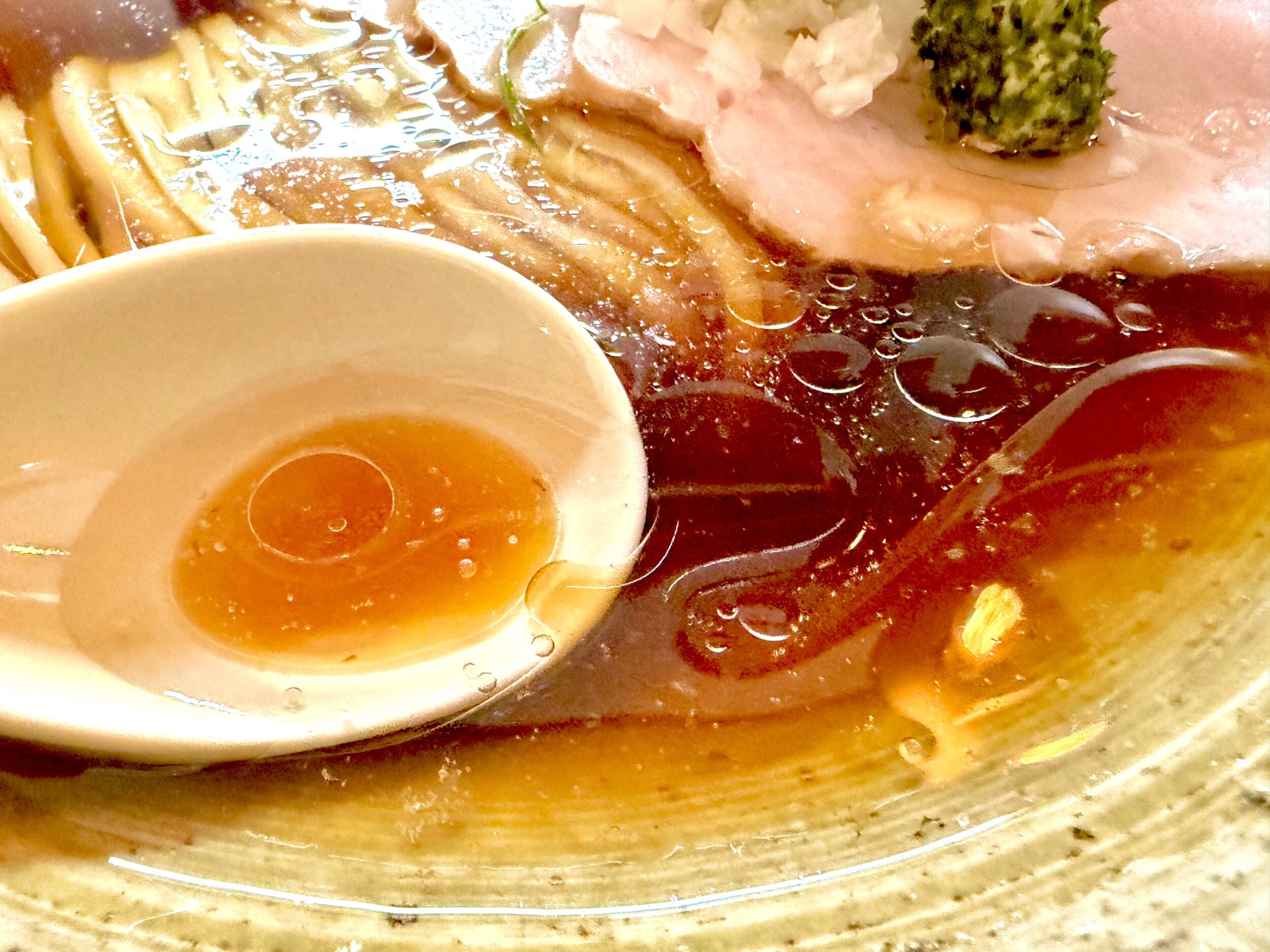 醤油の辛いスープ